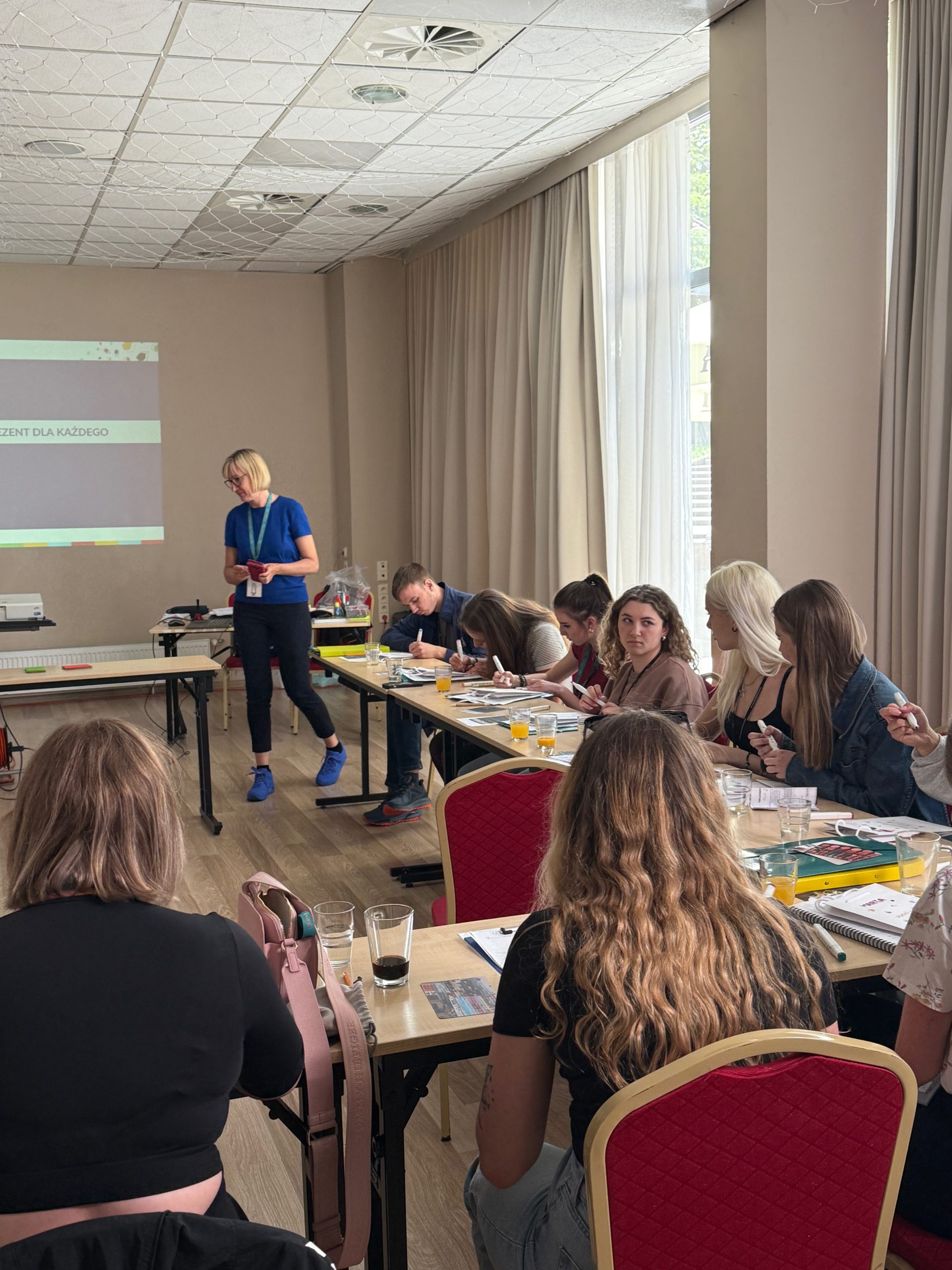 699CA66B-6A06-4C5E-83D3-69C7E7A7ABDC